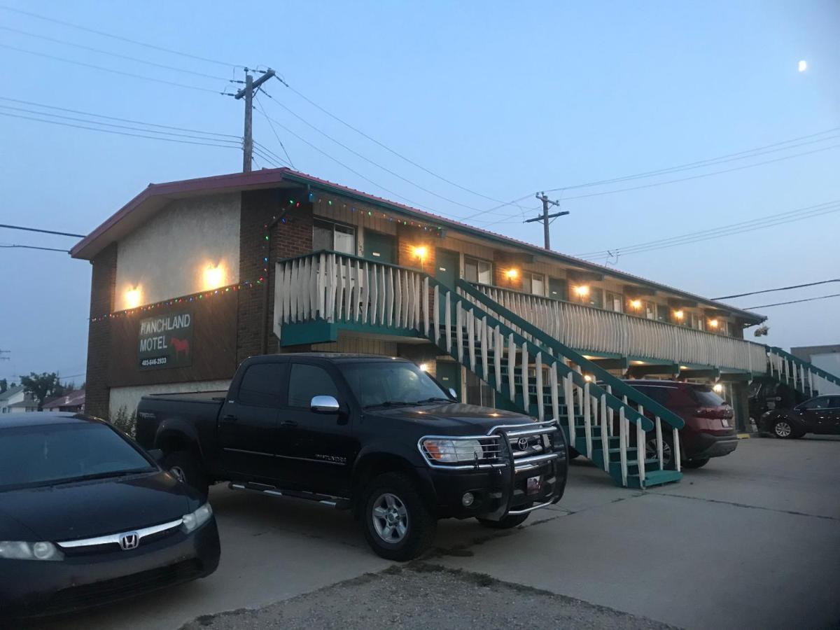 Ranchland Inn Nanton Kültér fotó