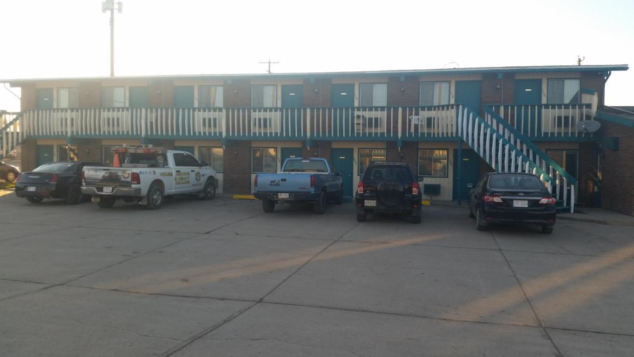 Ranchland Inn Nanton Kültér fotó