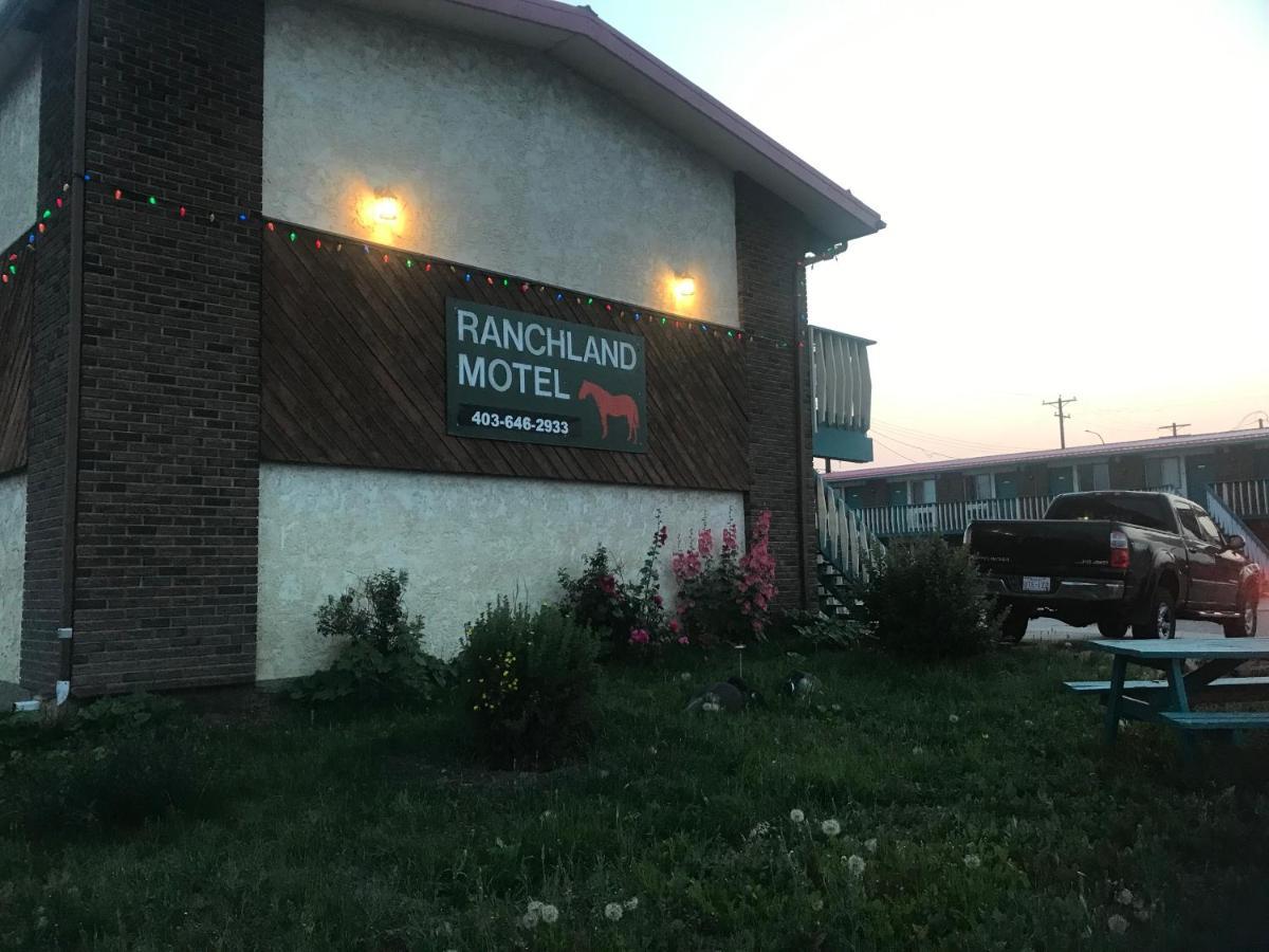Ranchland Inn Nanton Kültér fotó