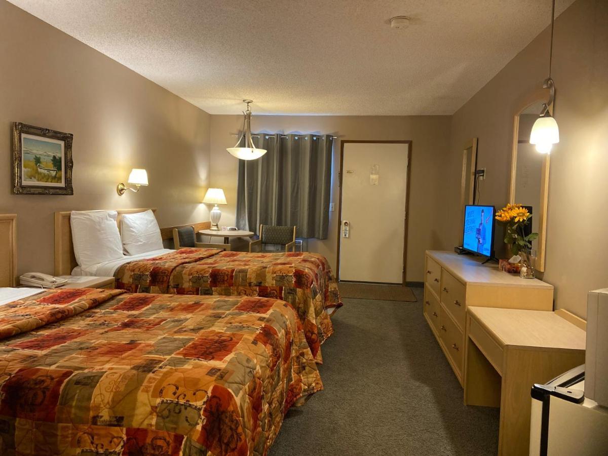 Ranchland Inn Nanton Kültér fotó