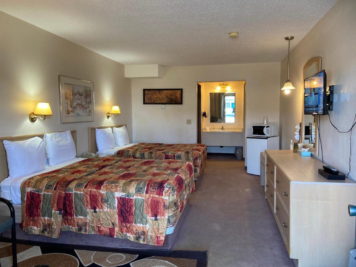 Ranchland Inn Nanton Kültér fotó