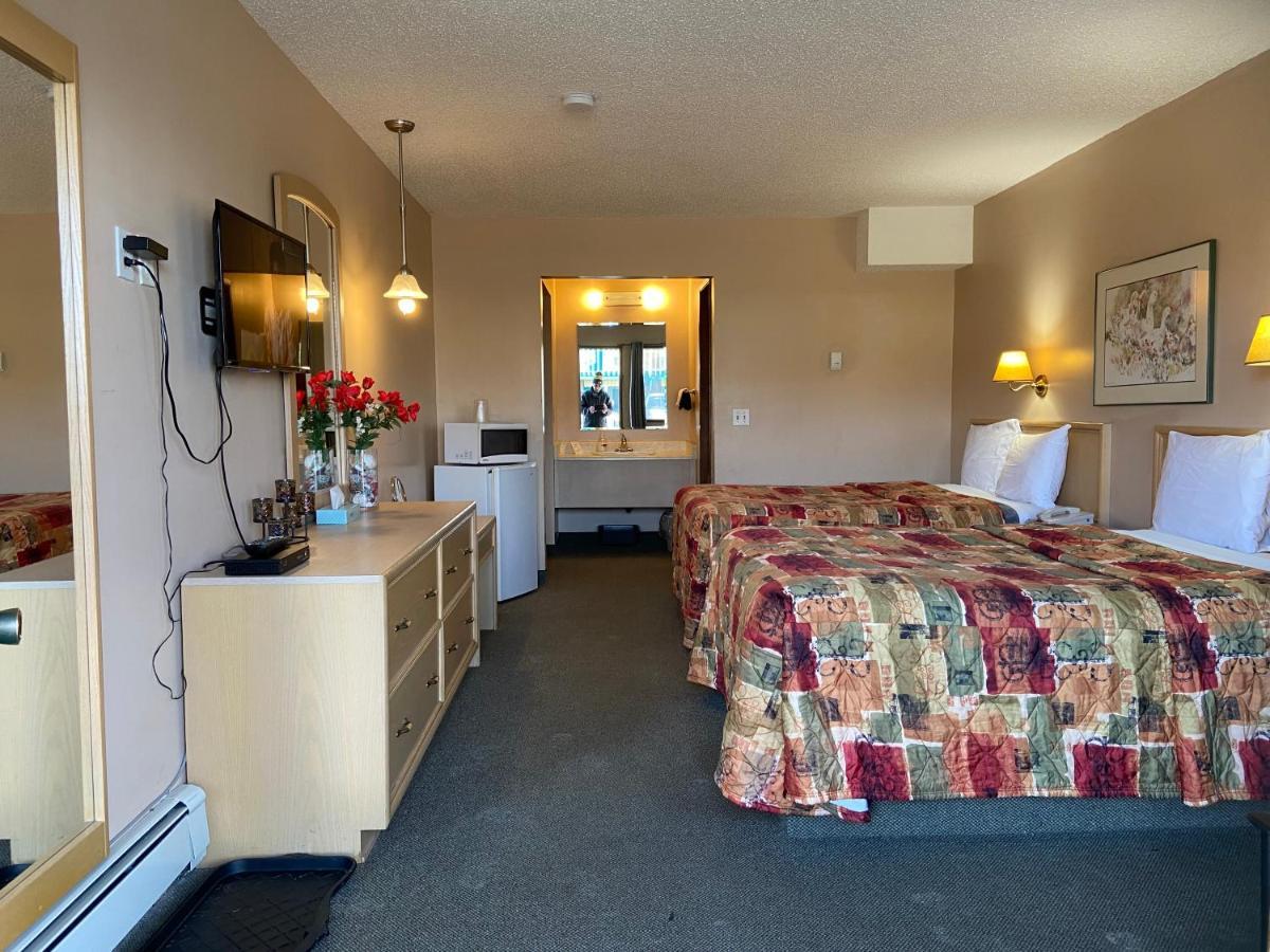 Ranchland Inn Nanton Kültér fotó