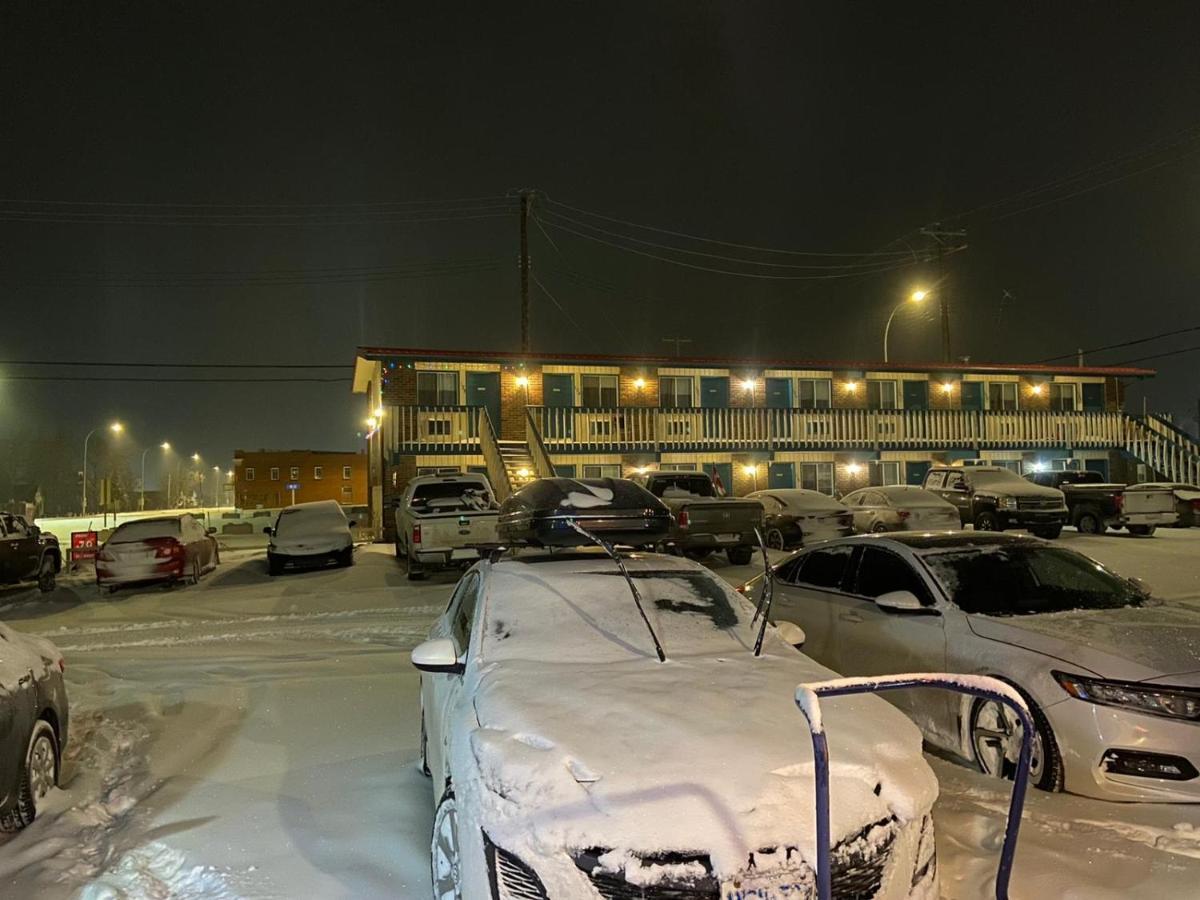 Ranchland Inn Nanton Kültér fotó