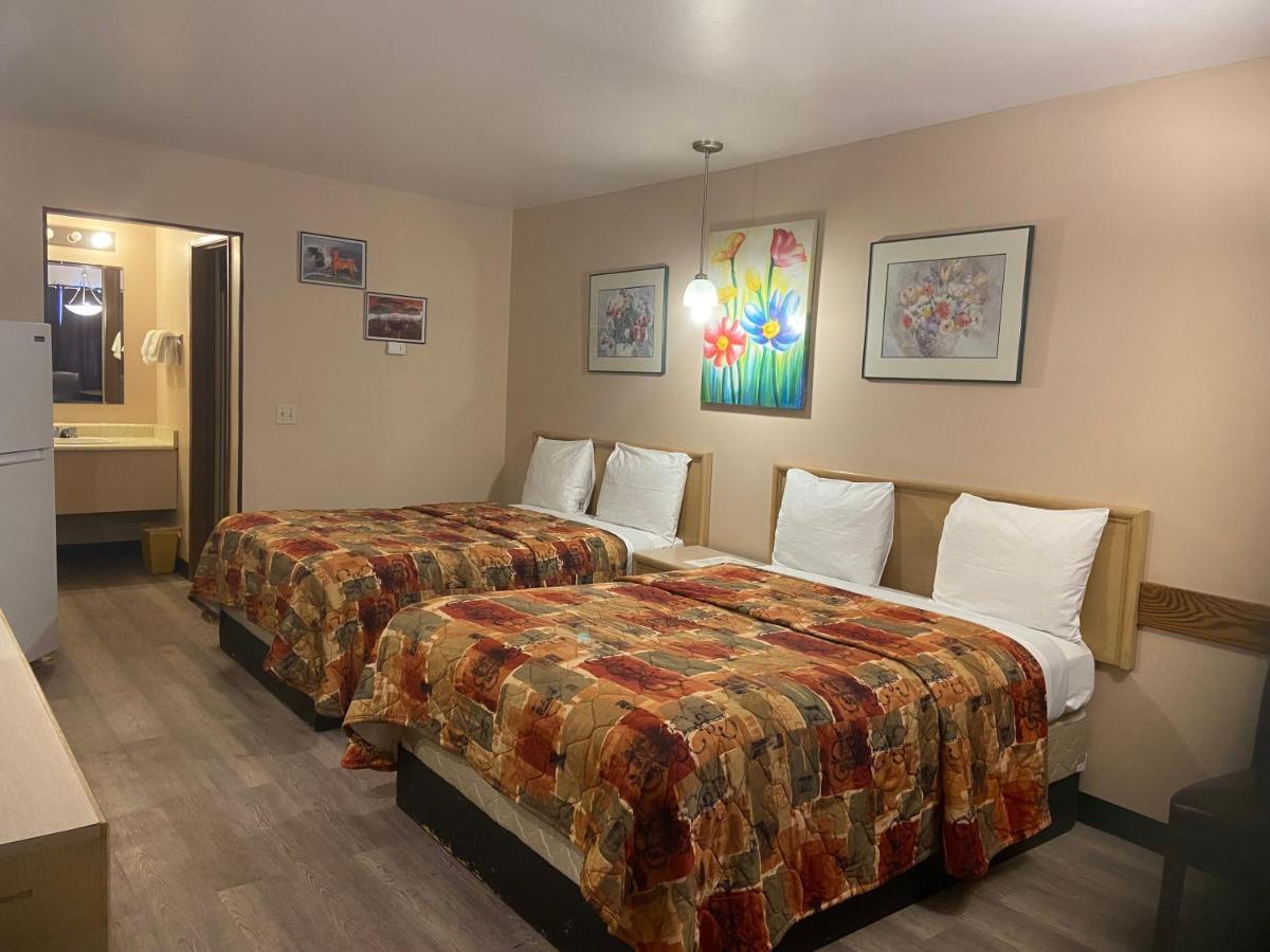 Ranchland Inn Nanton Kültér fotó