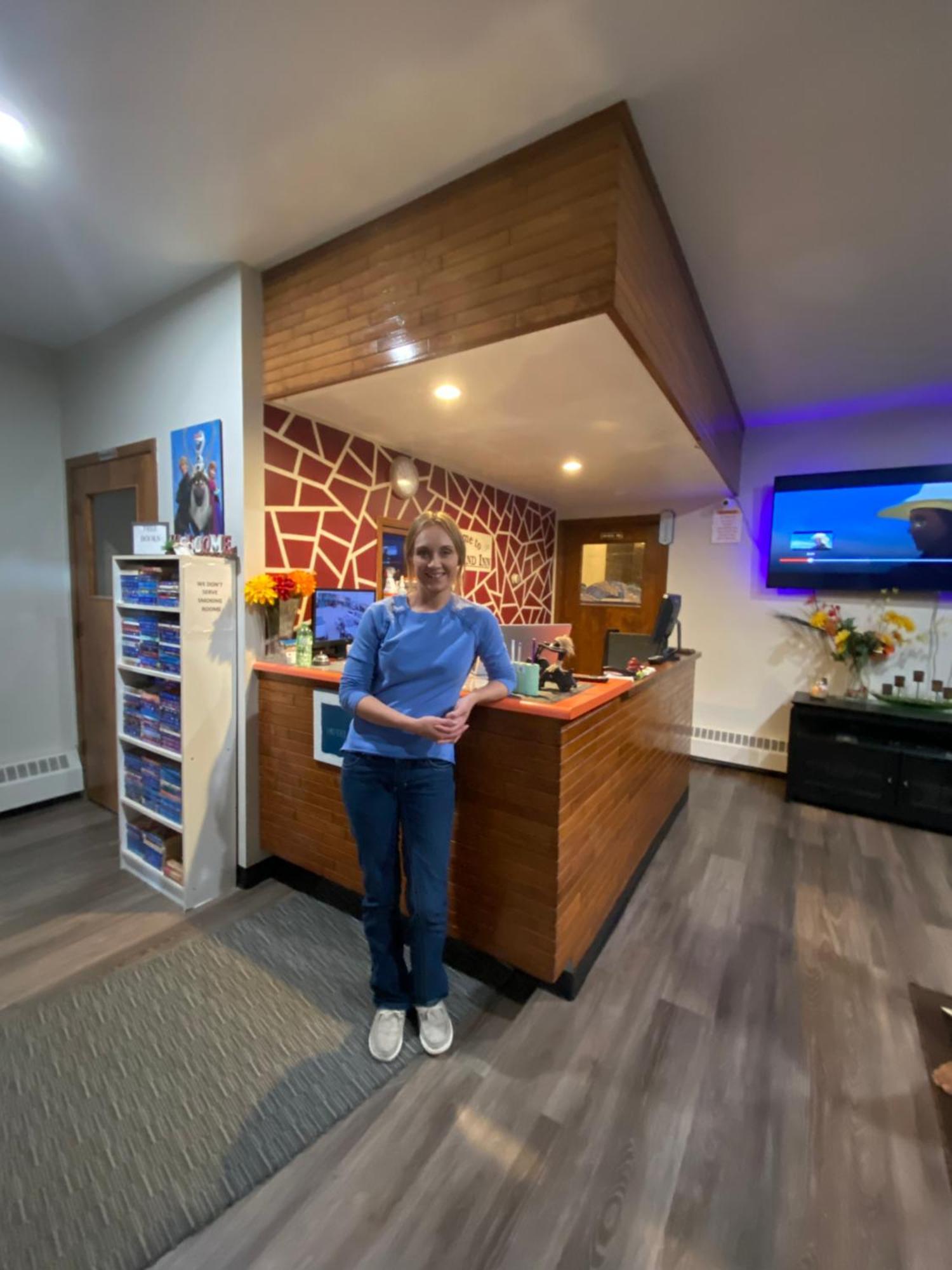 Ranchland Inn Nanton Kültér fotó