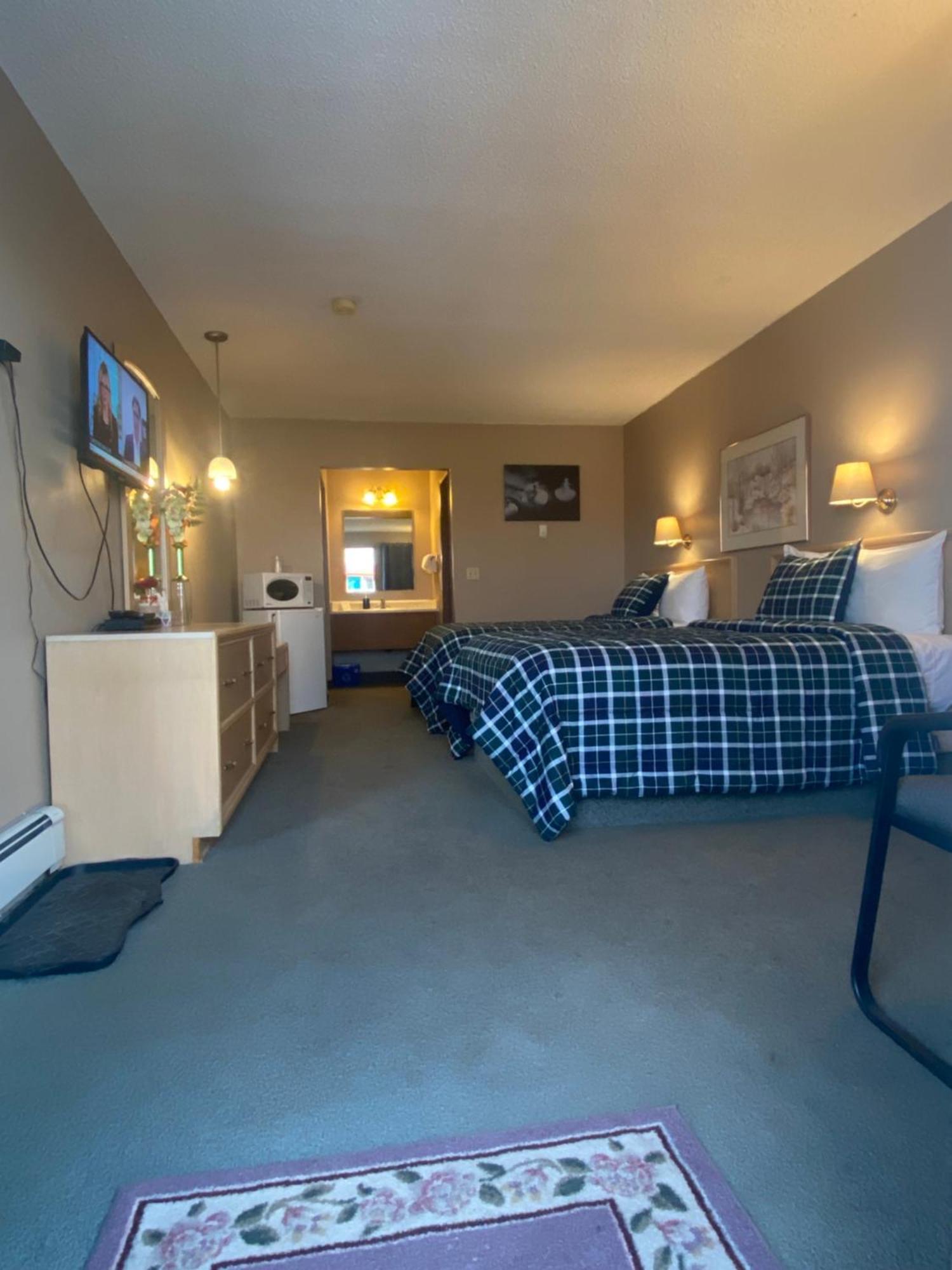 Ranchland Inn Nanton Kültér fotó